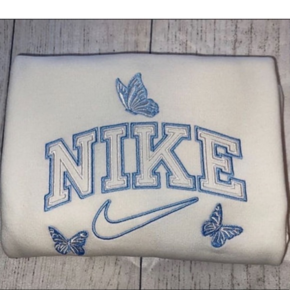 Butterfly embroidered sweatshirt - Picture 5 of 7